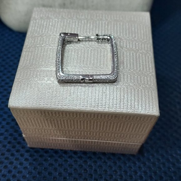 Suzy Lavian Sterling Square CZ earing (Single) - Picture 9 of 12